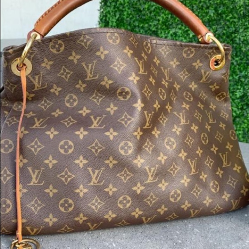 Authentic Louis Vuitton handbag - Picture 1 of 5